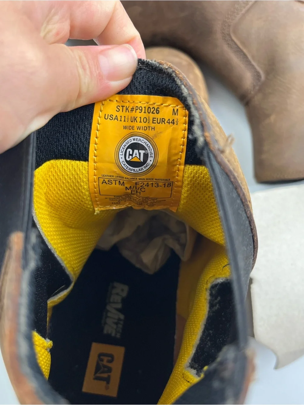 Caterpillar Men's Wheelbase Steel Toe Work Boot  Size 11.5